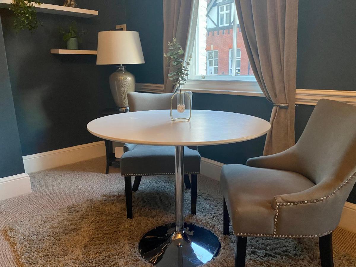 Beautiful Centre Close To Minster Apartment